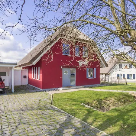 Ranzow Ferienhaus Holzreich * 洛米