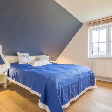 Ranzow Ferienhaus Holzreich * 洛米